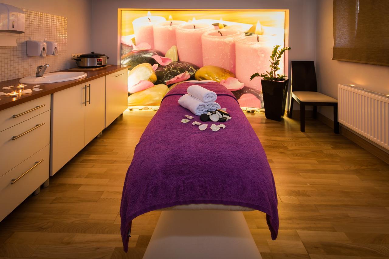 Krol Plaza Spa & Wellness Ярославец Экстерьер фото