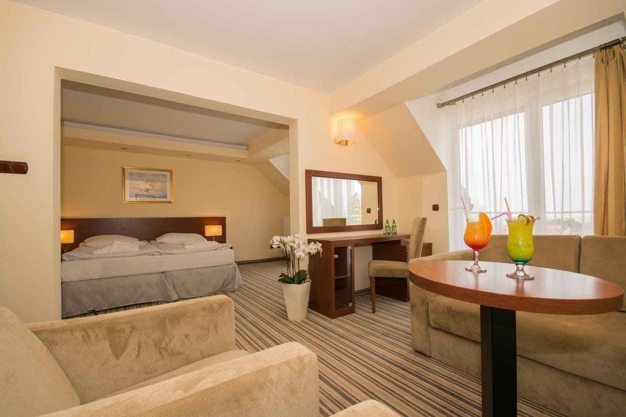 Krol Plaza Spa & Wellness Ярославец Экстерьер фото